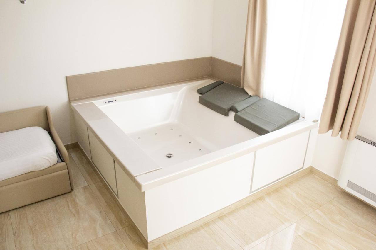 B&B Imperial Exclusive Rooms & Breakfast Porto Cesareo Buitenkant foto